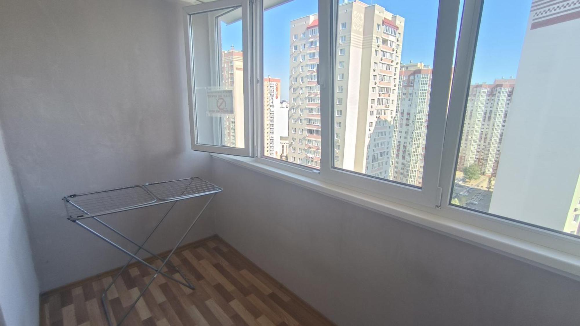 Apartment Near Metro Pozniaky Kyiv Exterior photo